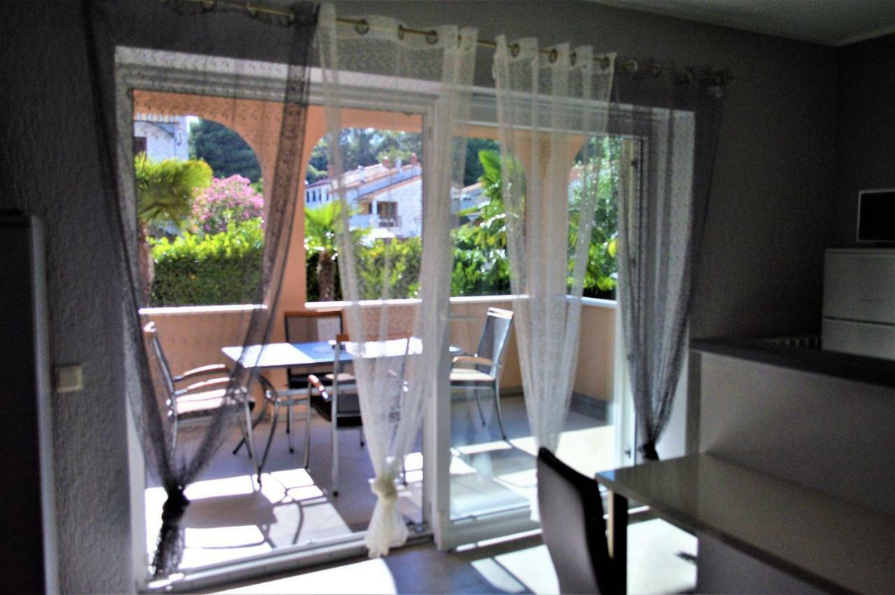Apartments Sven-Marino Poreč Exterior foto